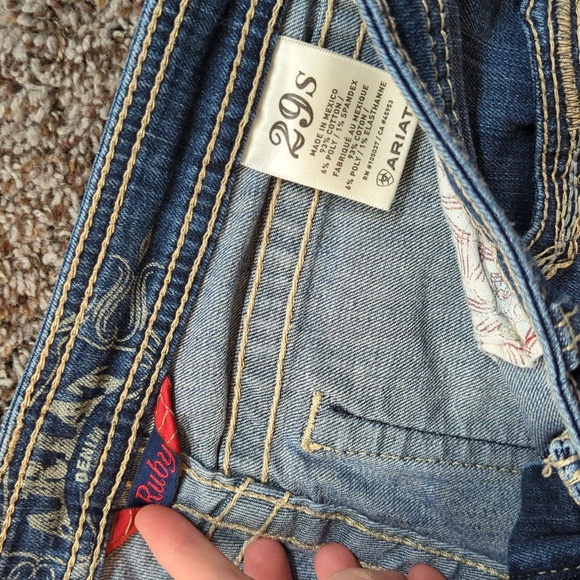 Ariat size 29s Ruby Blue Jeans - Picture 5 of 6